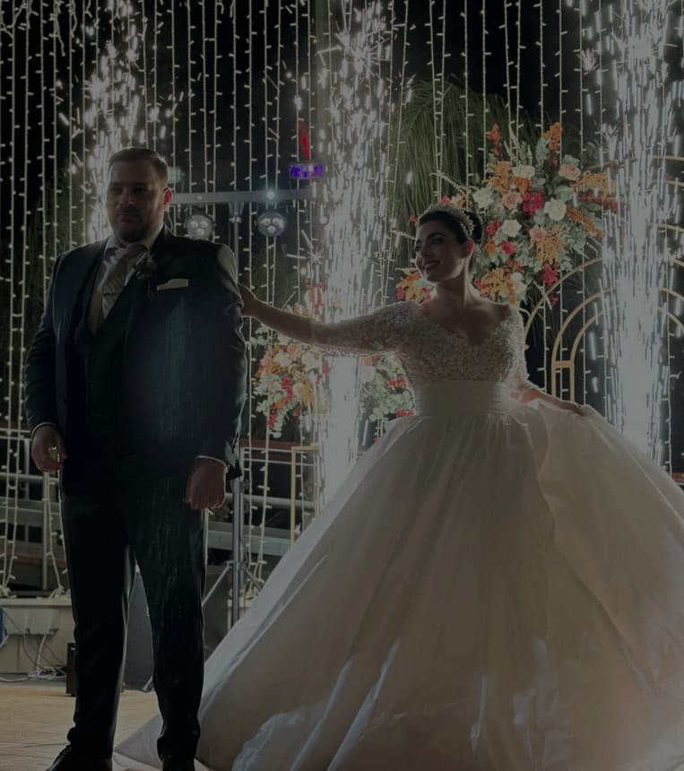 Cold spark effect at a wedding
